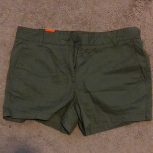 Green comfortable short shorts